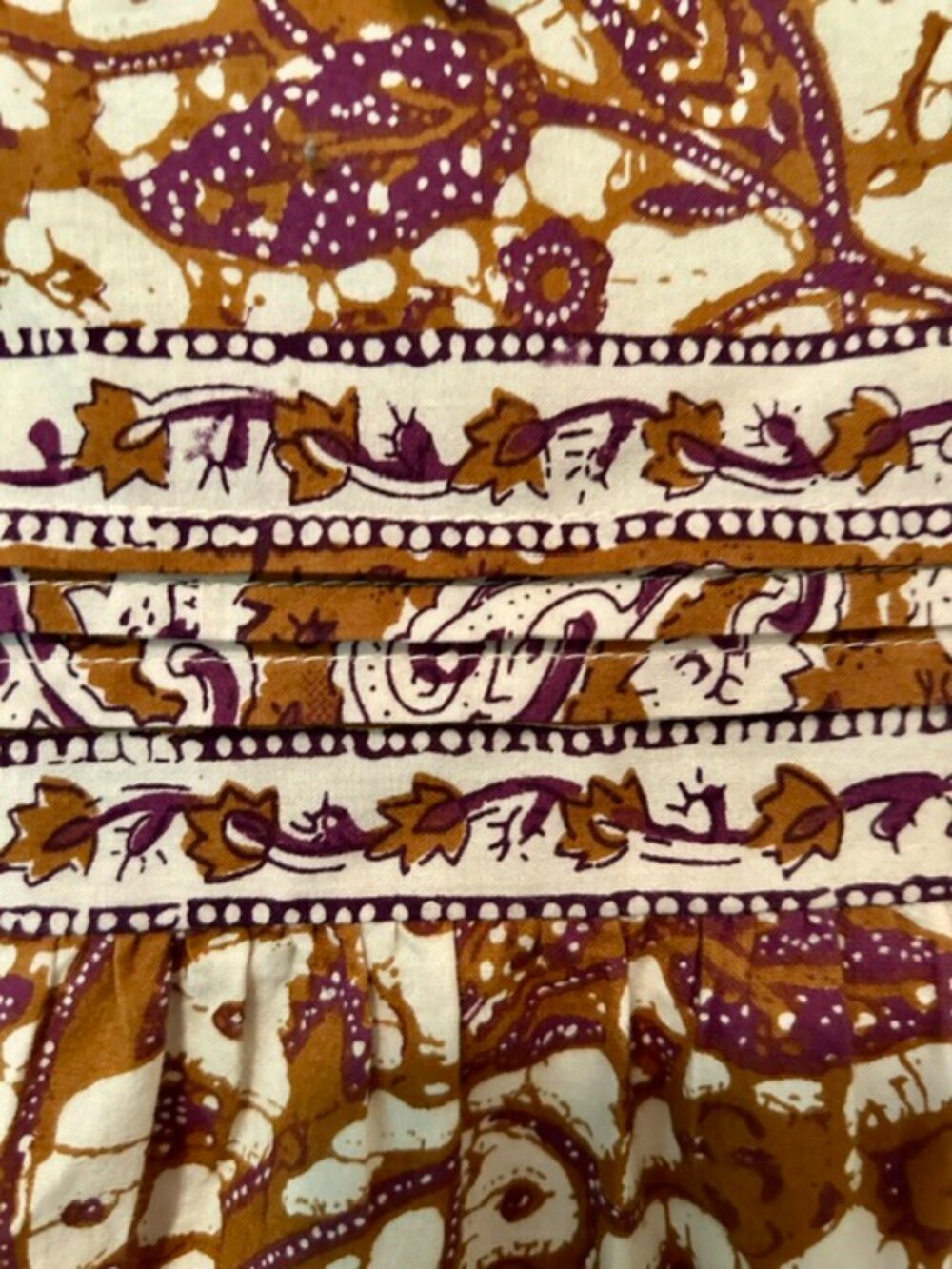 Festival Goers: Beautiful Love the Label Batik Pintuck Top M - Picture 7 of 8
